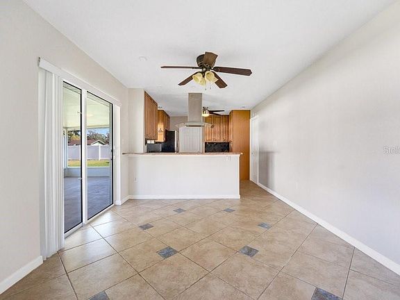 5th image of 2540 Narcissus Ave
