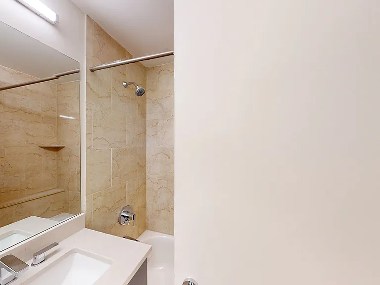 10 Hanover Square — Photo 125
