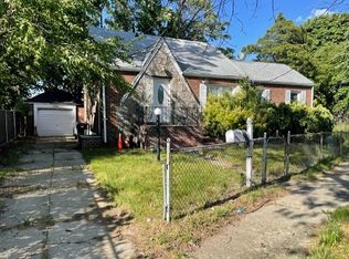 24617 N Conduit Ave, Jamaica, NY 11422
