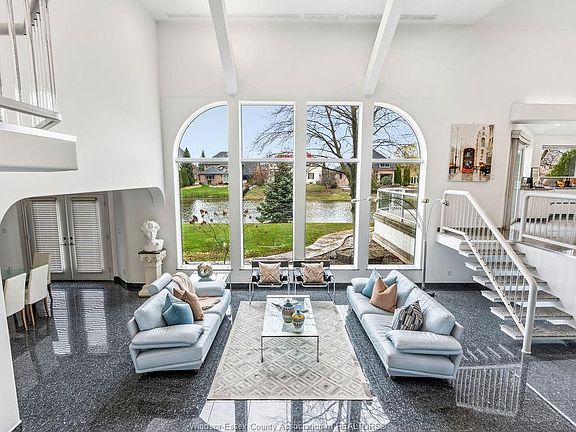5th image of 4572 Lake Grande Ct