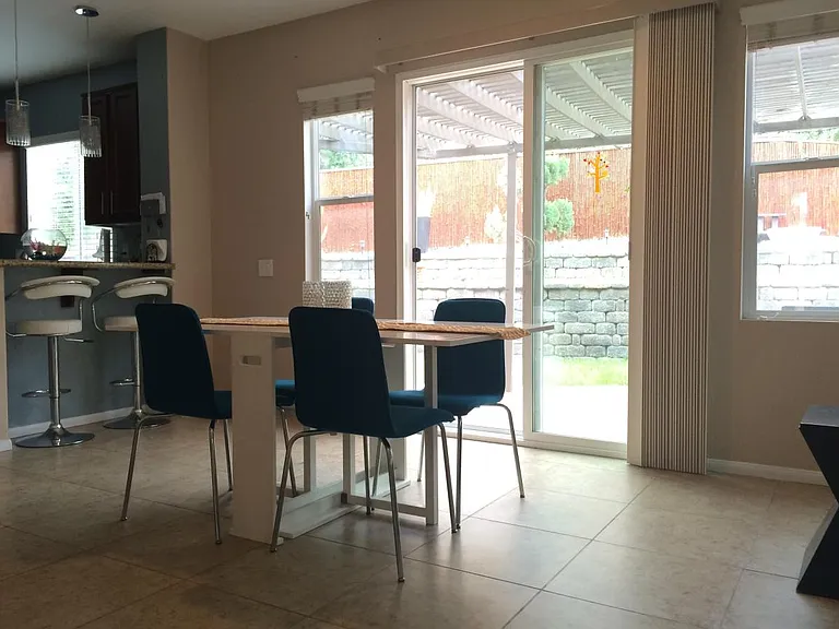 Dining area 2