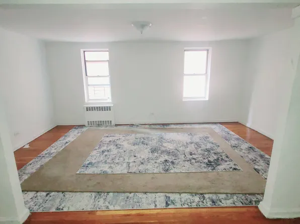 67-12 Yellowstone Boulevard image 2 of 14