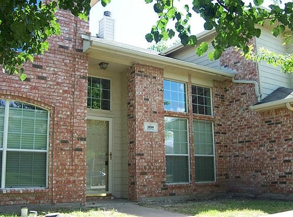 3rd image of 1610 Sanibel Ln