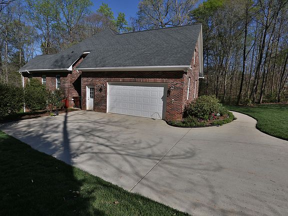 3rd image of 3224 Grange Ct