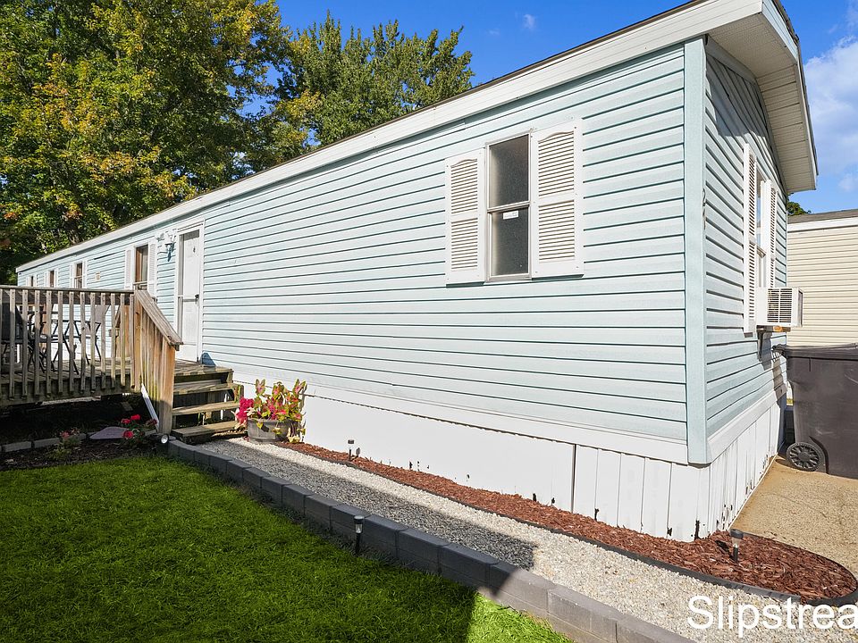 1st image of 27 Inca Dr SW