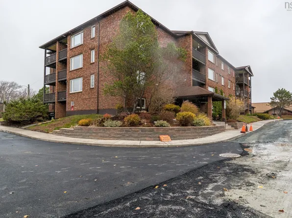 64 Cumberland Dr #403, Halifax, NS B2V 2C7