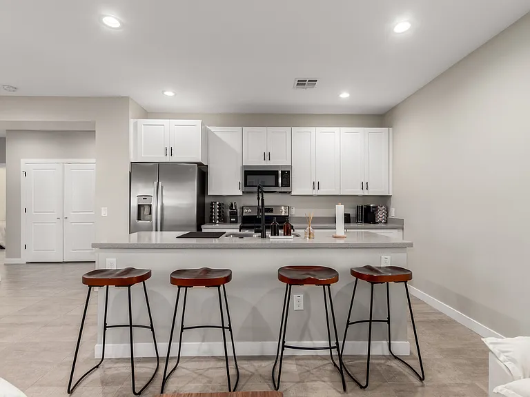 1908 W Lawrence Rd #2 — Photo 8