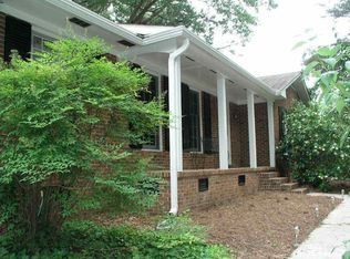 405 Overland Dr, Chapel Hill, NC 27517