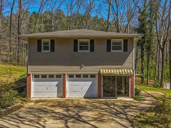 3rd image of 526 Bennett Cir