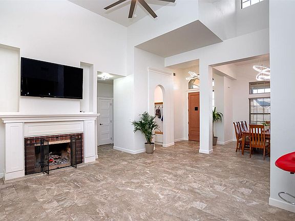 5th image of 2013 W Forest Rdg