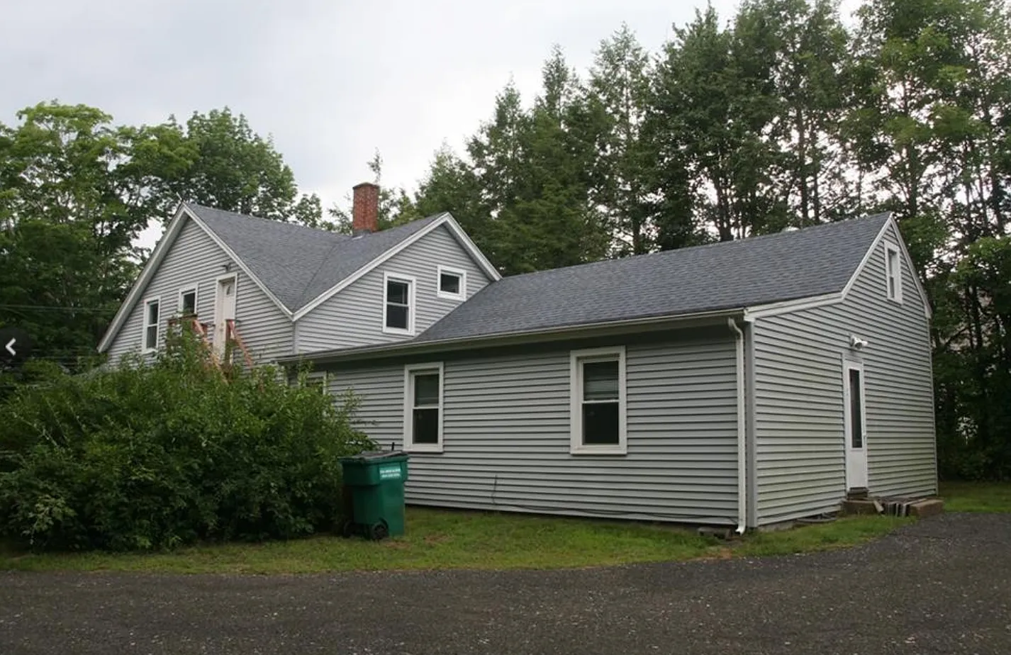 4 bed, 1400 sqft, $3,000 — Photo 2