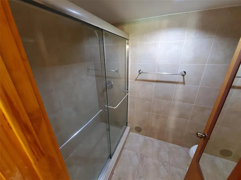 1046 Coral Club Dr — Photo 14