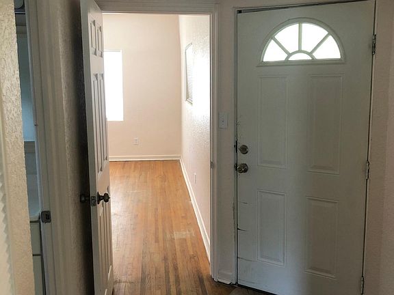 Entry Foyer Towards Front Bedroom