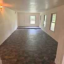 206 E Spring - 206 E Spring — Photo 2