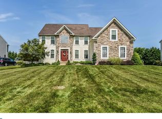 12 Berkley Dr, Newark, DE 19702
