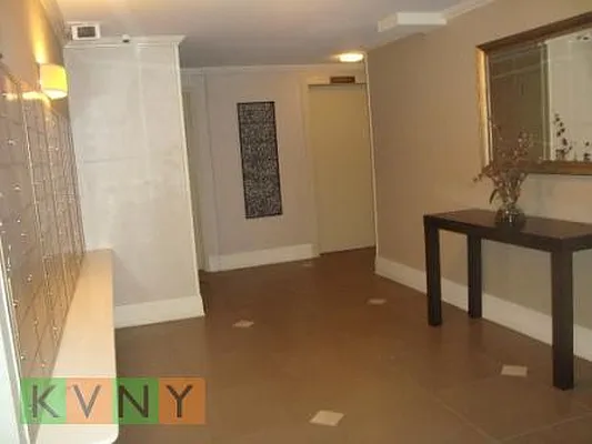 Rented by KVNY Soho | media 43