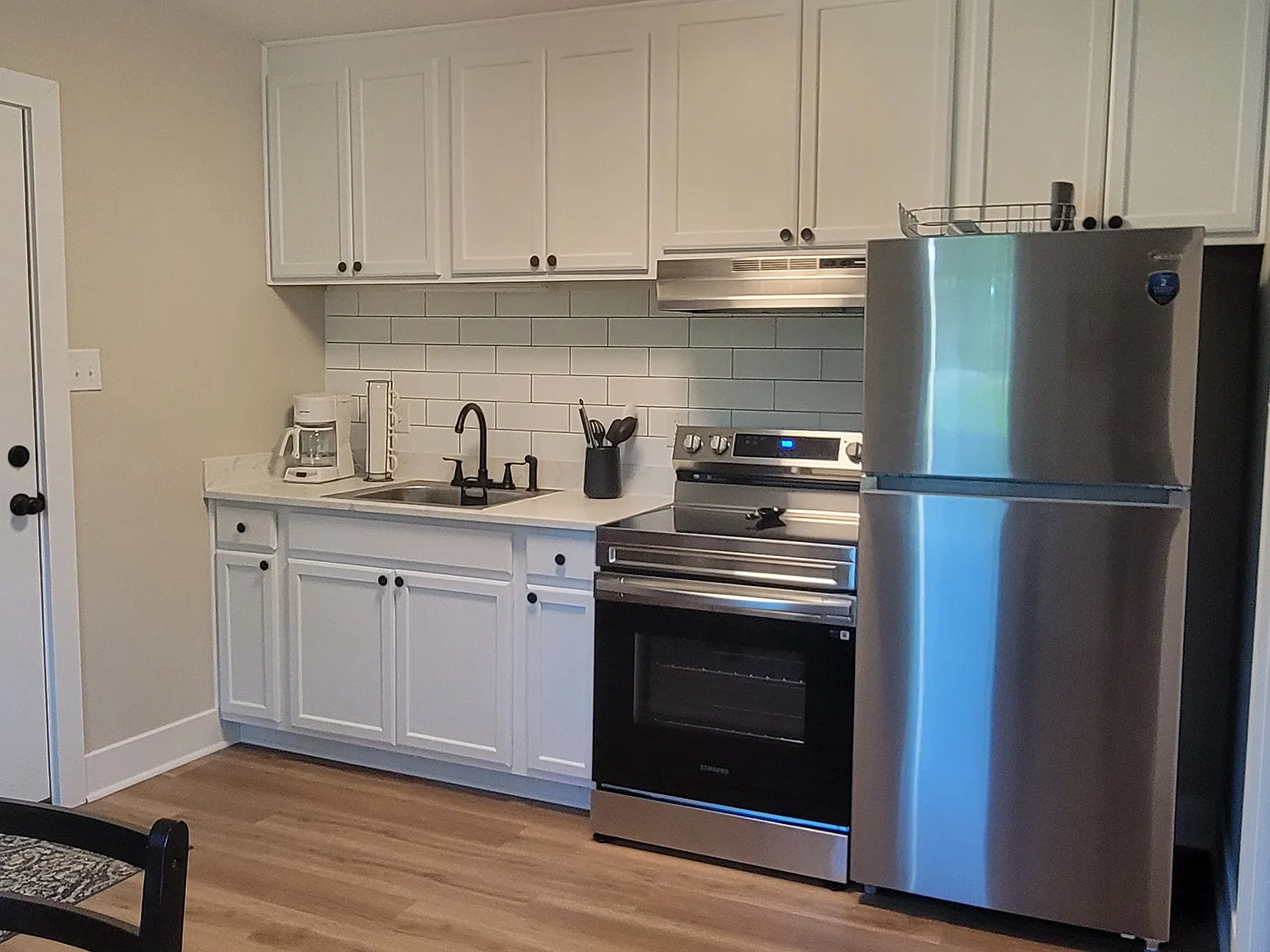 2 bed, 1000 sqft, $2,300 — Photo 2