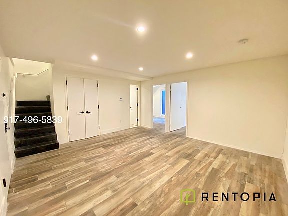 5th image of 10 Lexington Ave #4T