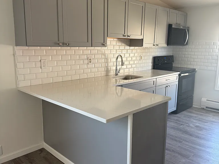 77 N 14th St #2 — Photo 1