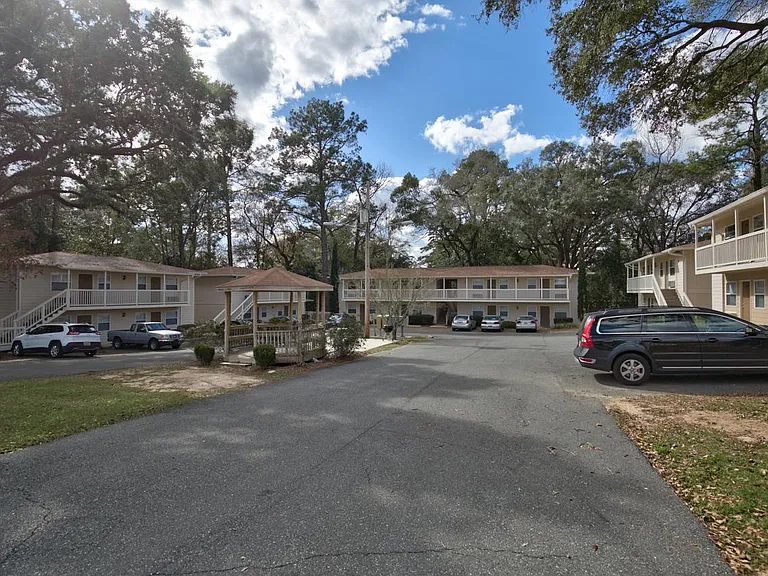 120 Valencia Dr #1 — Photo 11