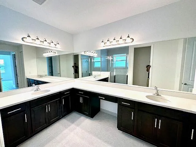 3 bed, 2.0 bath, 1752 sqft, $3,300 — Photo 4