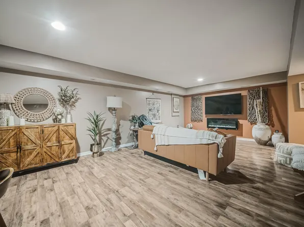 970 Sara Ct, Pataskala, OH 43062