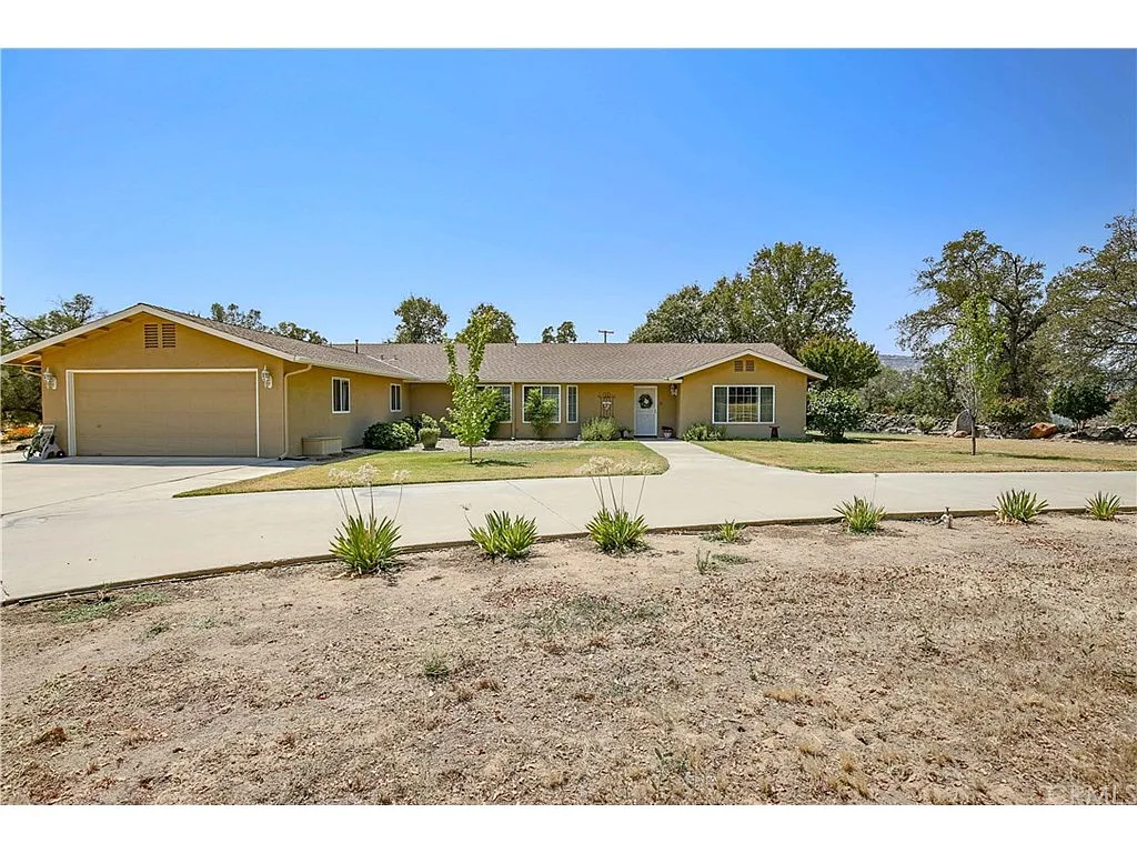 2372 El Toro Rd photo 1