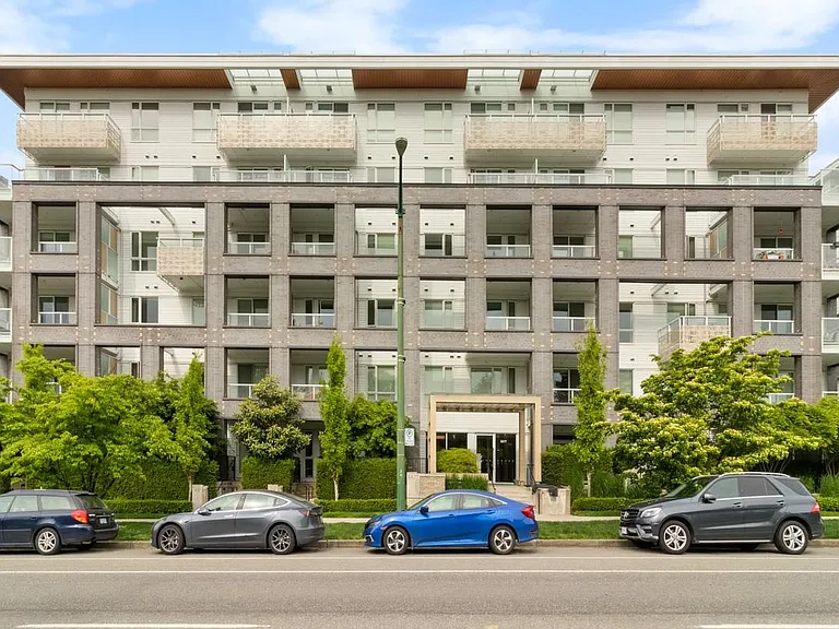 6677 Cambie St #310 — Photo 17