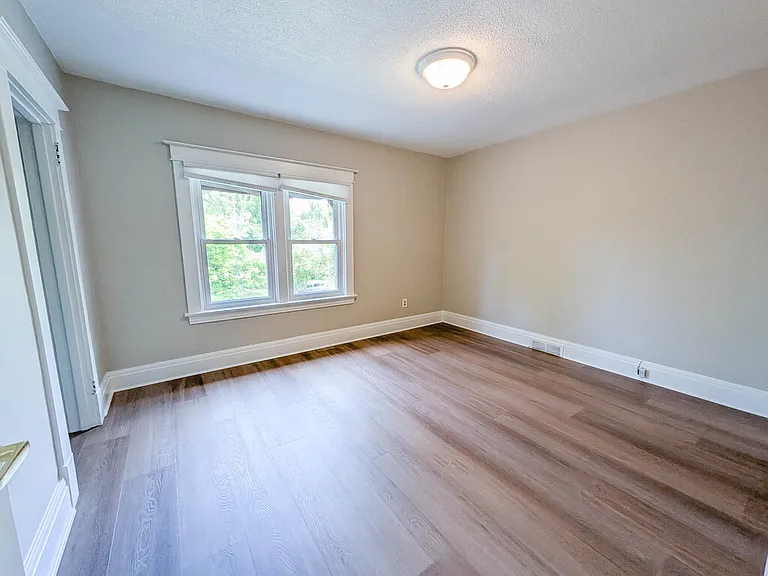 6 Wolseley Ave #2 — Photo 7