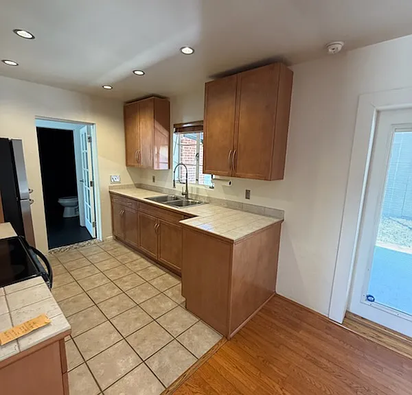 1290 E Allen Rd — Photo 10