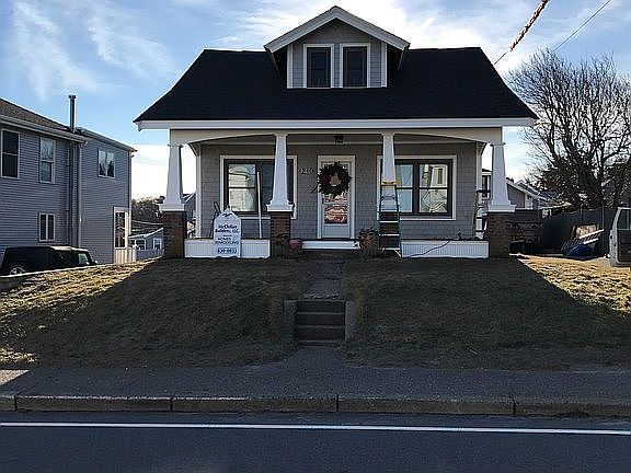 3rd image of 210 Taylor Ave