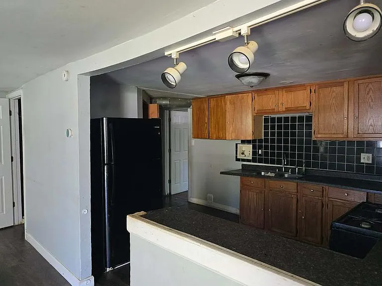 412 Dellwood Ave — Photo 2