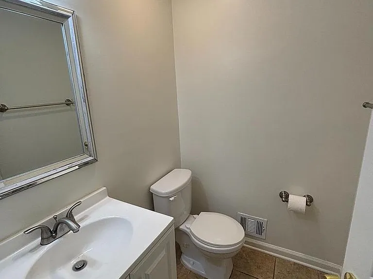2900 Madeira Ct — Photo 12