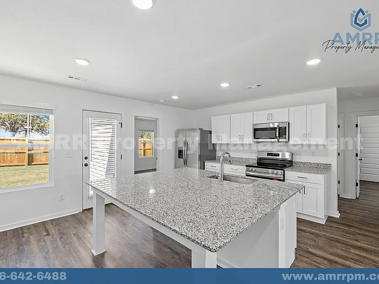 1512 Bluegrass St — Photo 4