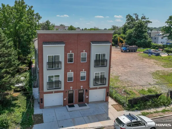 34 Garibaldi Ave, Newark, NJ 07114