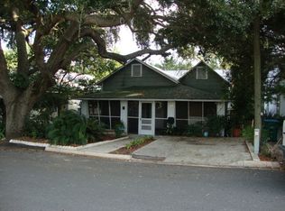 642 2nd St, Cedar Key, FL 32625