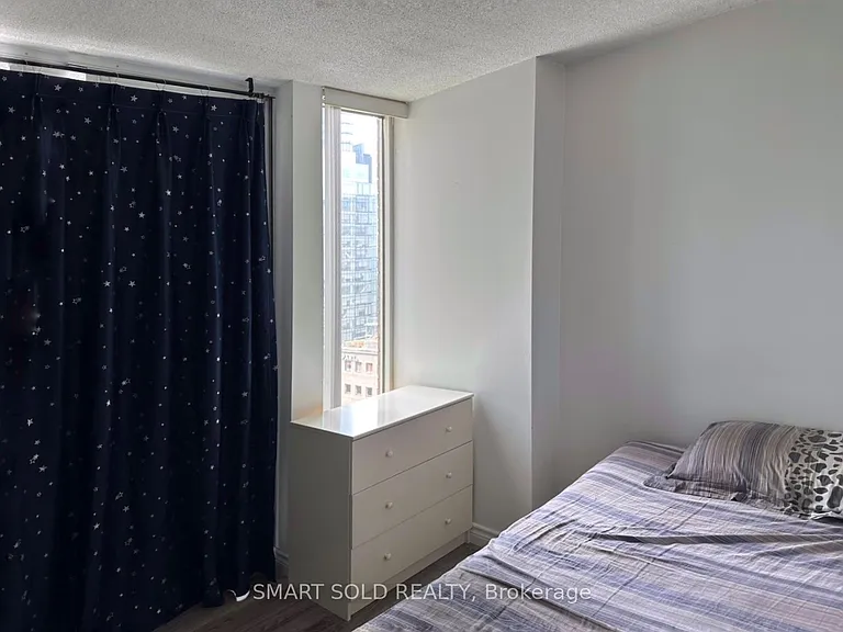 55 Centre Ave #1806 — Photo 6