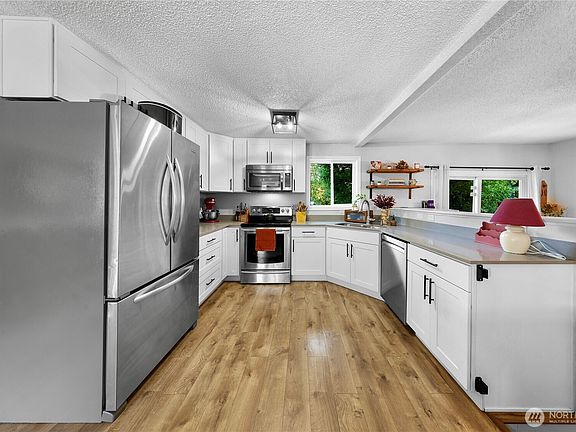4th image of 45182 Spring Street