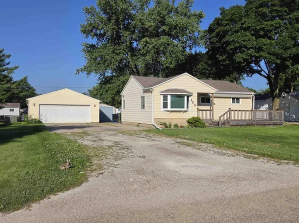 403 3rd St, Washburn, IA 50702