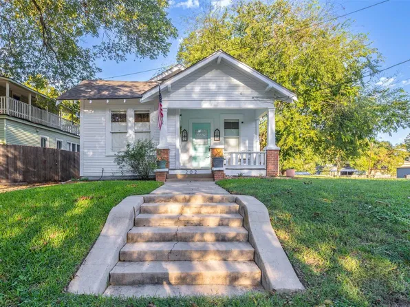 202 Ross St, Brenham, TX 77833