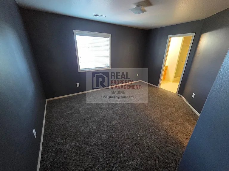 8431 13th Ave SE — Photo 31