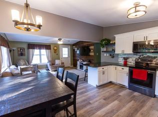 8 W Brookfield Rd, North Brookfield, MA 01535