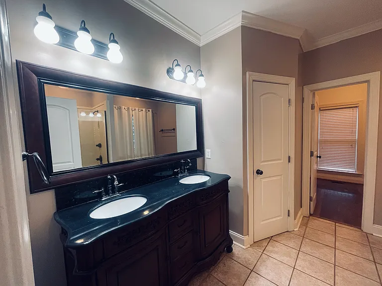 500 Crestview Ln — Photo 17