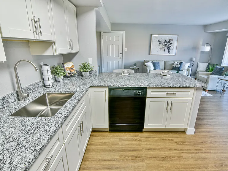 Verona at District Heights — Photo 12