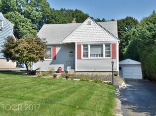80 Eastview Ave, Mahwah, NJ 07430