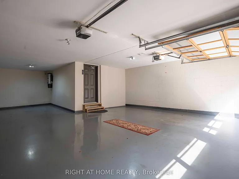 184 Dorval Dr — Photo 29