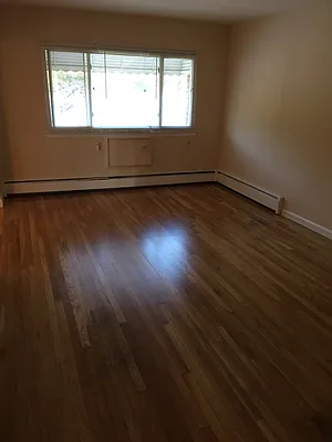 Rented by Metroline Realty | media 66