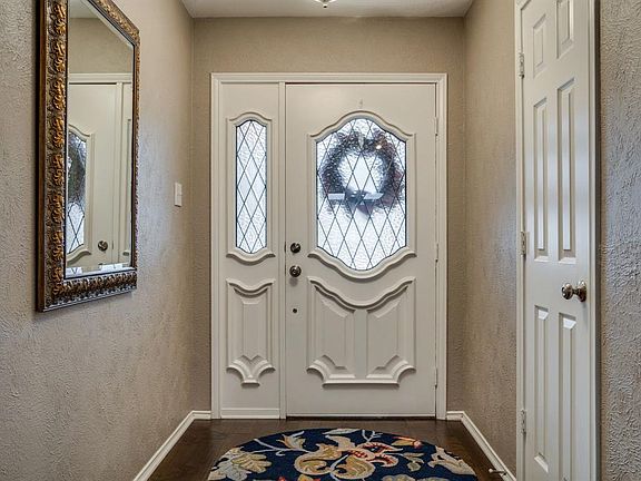 5th image of 801 Longridge Dr