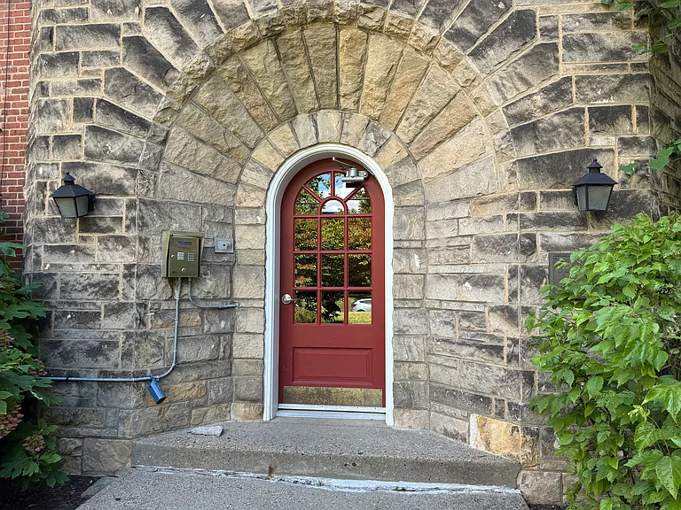 Top floor condo unit located in secure Shadyside building.
