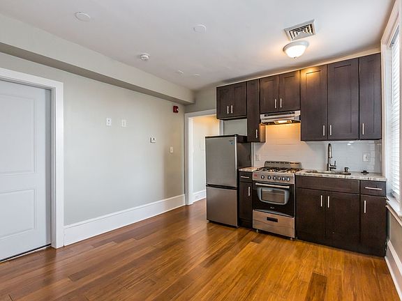 4th image of 11 Cricket Ave APT 3